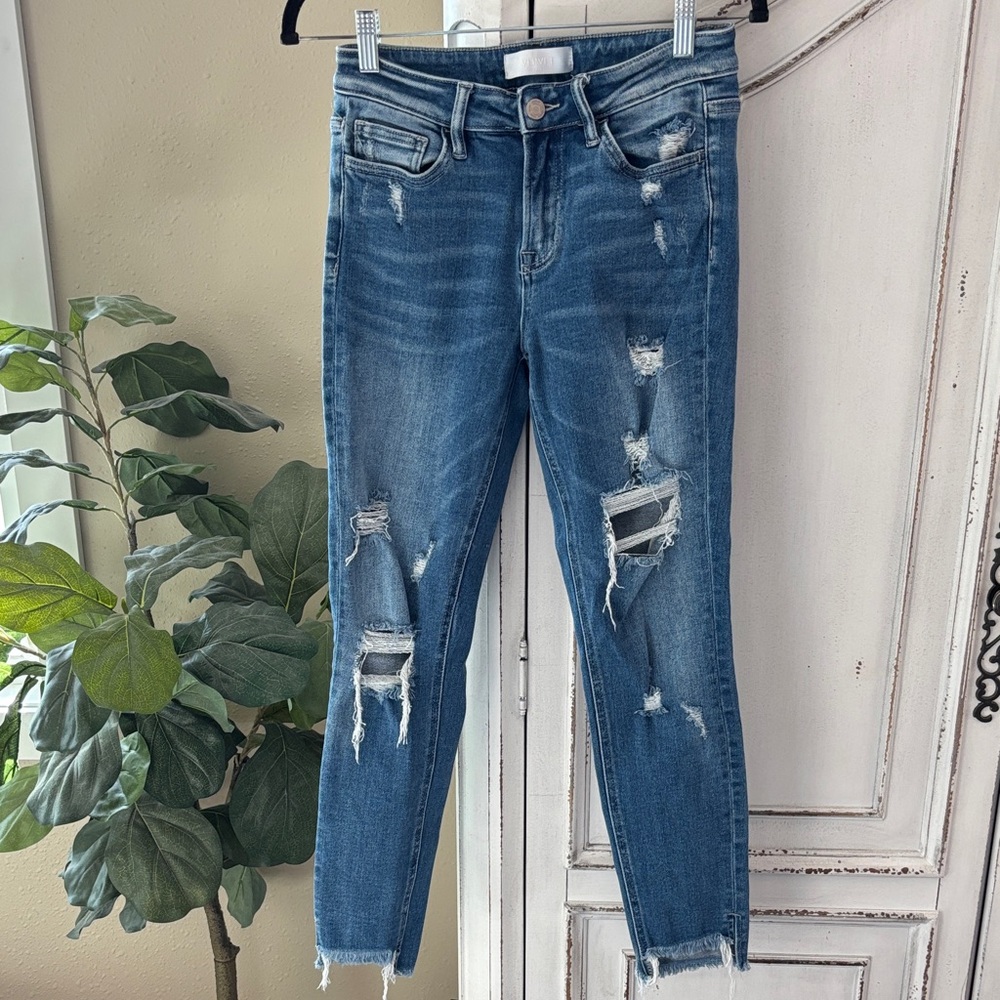 VERVET BLUE Women's Jeans Sz 26 Mid Rise Cropped Raw Hem/Distressed